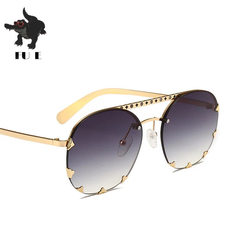 FU E ретро с заклепками инкрустированные Солнцезащитные очки женские брендовые