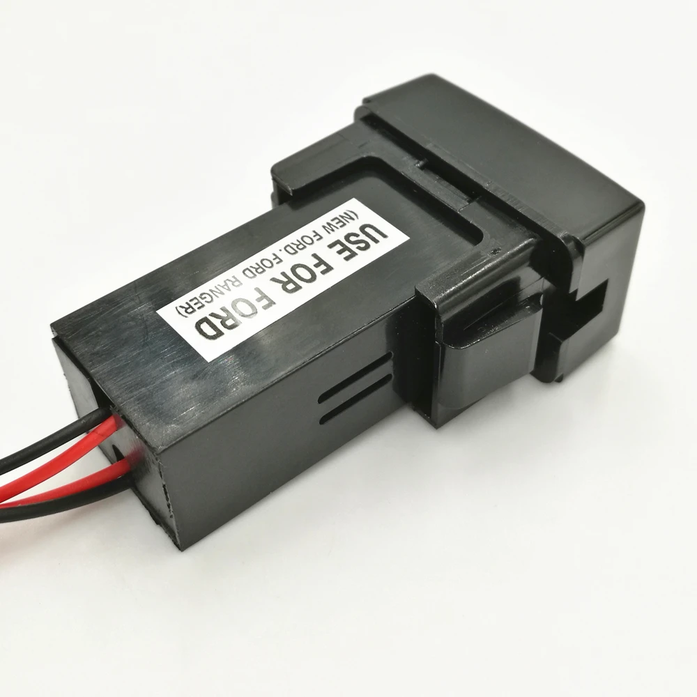 Автомобильное зарядное устройство с USB интерфейсом 5 В 2 1 А и измеритель