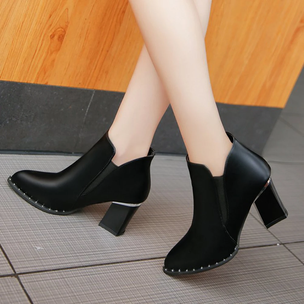 Женские ботинки Martin в европейском стиле с заклепками британском Осень-зима 2019 |