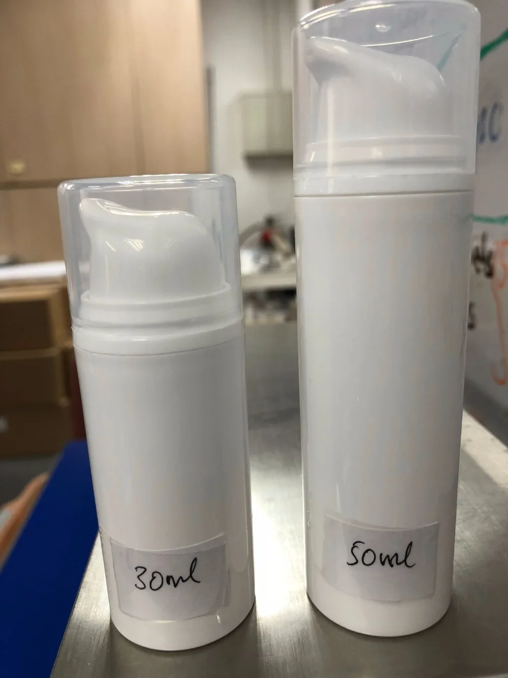 

200pcs 30ml white plastic airless bottle