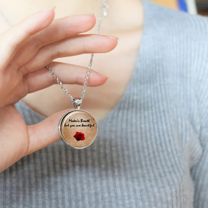 Розовая подвеска с цитатой Dragon Age Alistair но вы прекрасное ожерелье|beautiful necklace|quote