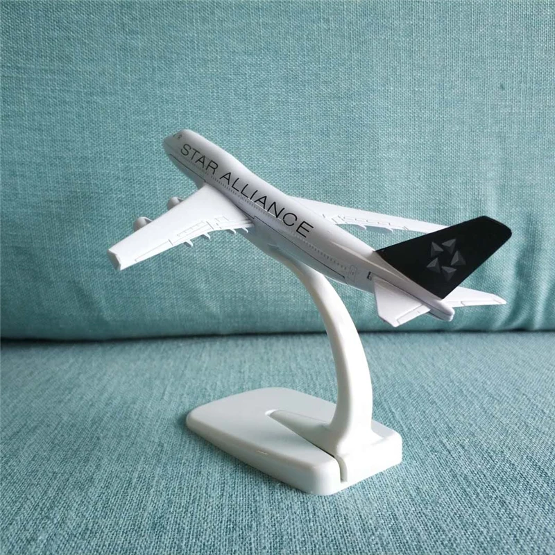 Сплав металла Star Alliance B747 400 полета самолета Airbus моделирование статическое