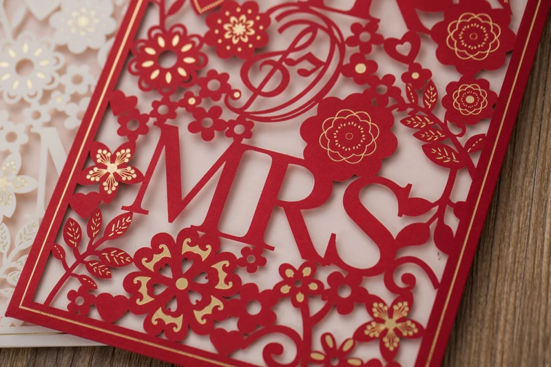 10 pieces/lot) Laser Cut MR&MRS Wedding Invitations With Gold Foil Flowers White Red Engagement Invitation Cards CX029