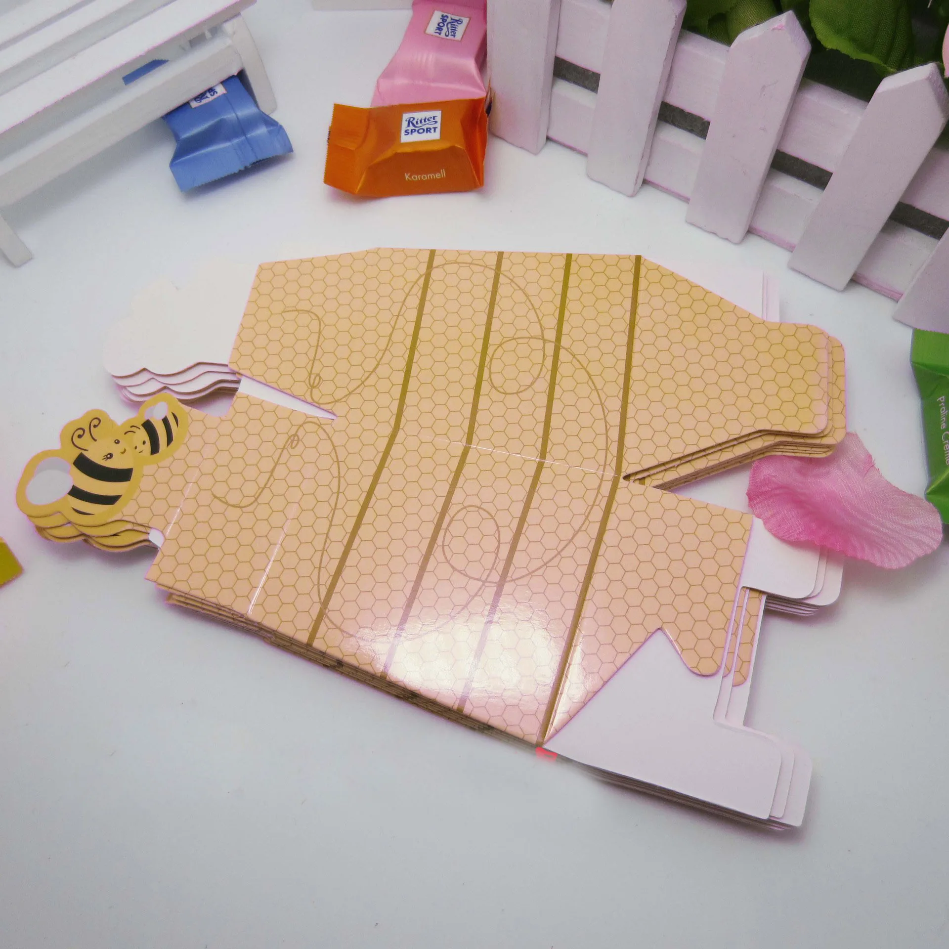 Перепела 100 шт милые Мёд Bee дизайн упаковочная коробка для шоколада, коробка конфет, Подарочная коробка, Свадебные/вечерние принадлежности, для предродовой вечеринки