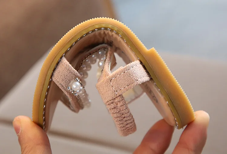 Сандалии в римском стиле для девочек пляжные сандалии с жемчужными бусинами