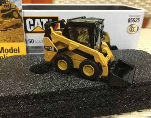1/50 гусеничный погрузчик Cat 242D от бренд Diecast Masters#85525