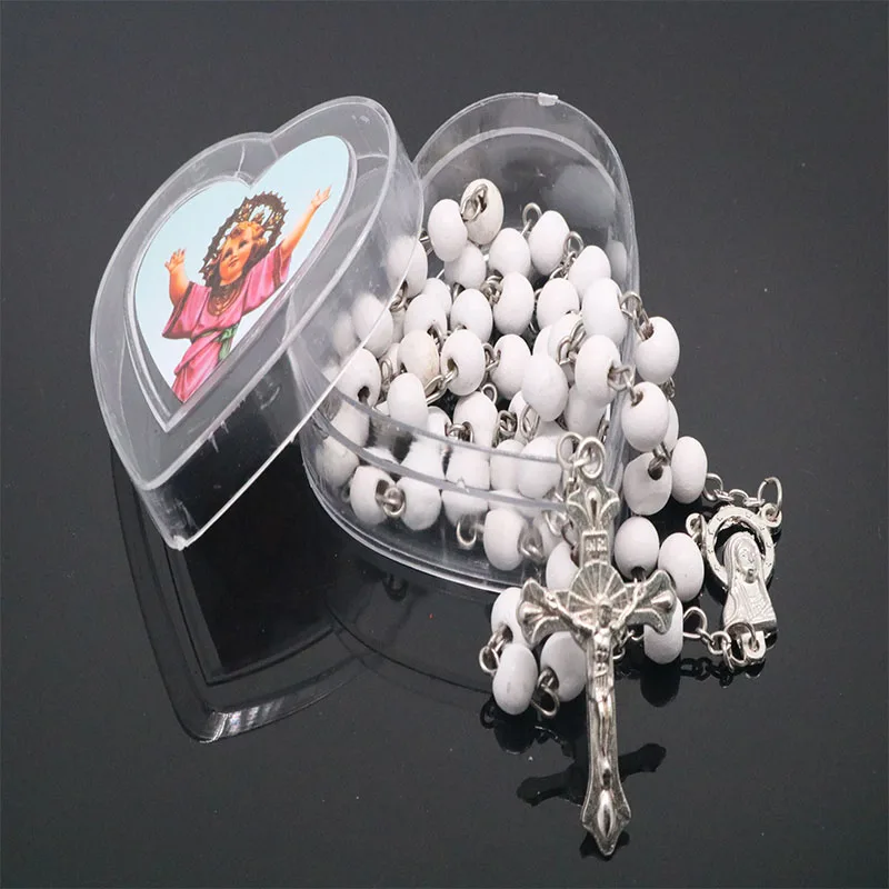 Classic 6mm scented wooden beads, rosary necklace in a heart-shaped box. Random photo