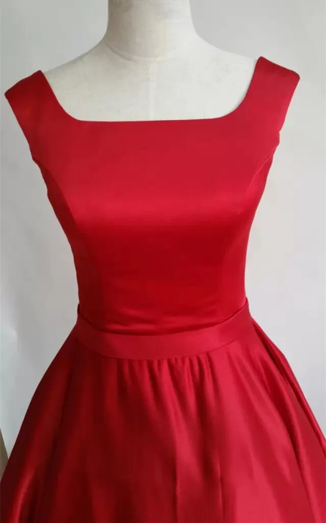 Женское длинное атласное вечернее платье трапециевидной формы без рукавов