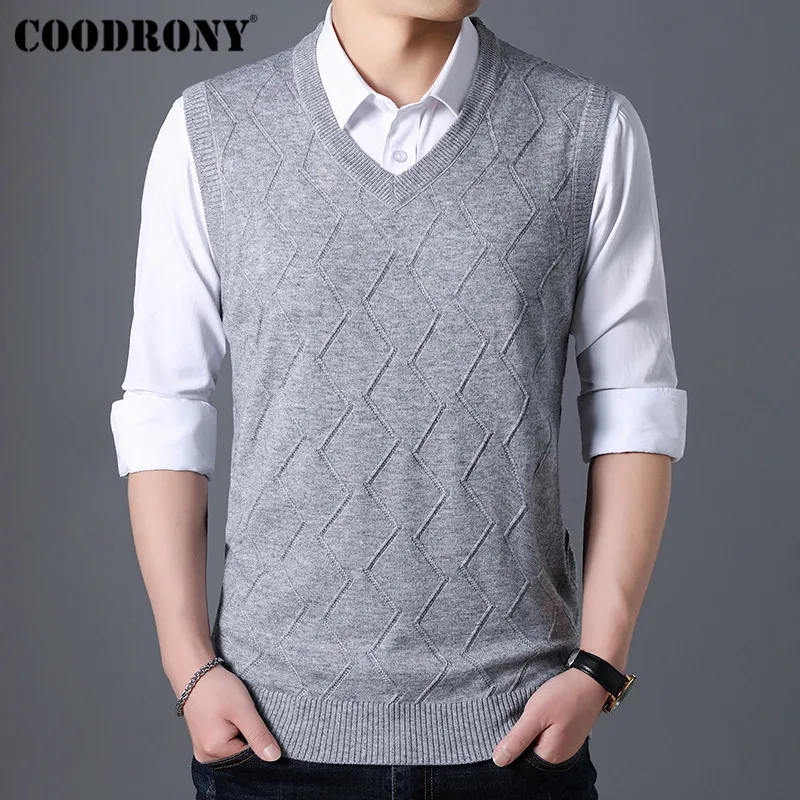 Light Grey COODRONY Mens Sweaters Autumn Winter Sweater Men V-Neck Sleeveless Vest Pull Homme Knitted Cashmere Wool pullover men 91017 - Цвет: Light Grey