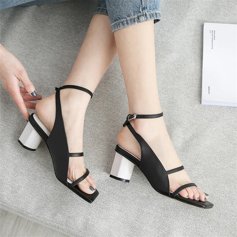 Женские босоножки с ремешком на щиколотке FEDONAS черные из натуральной кожи