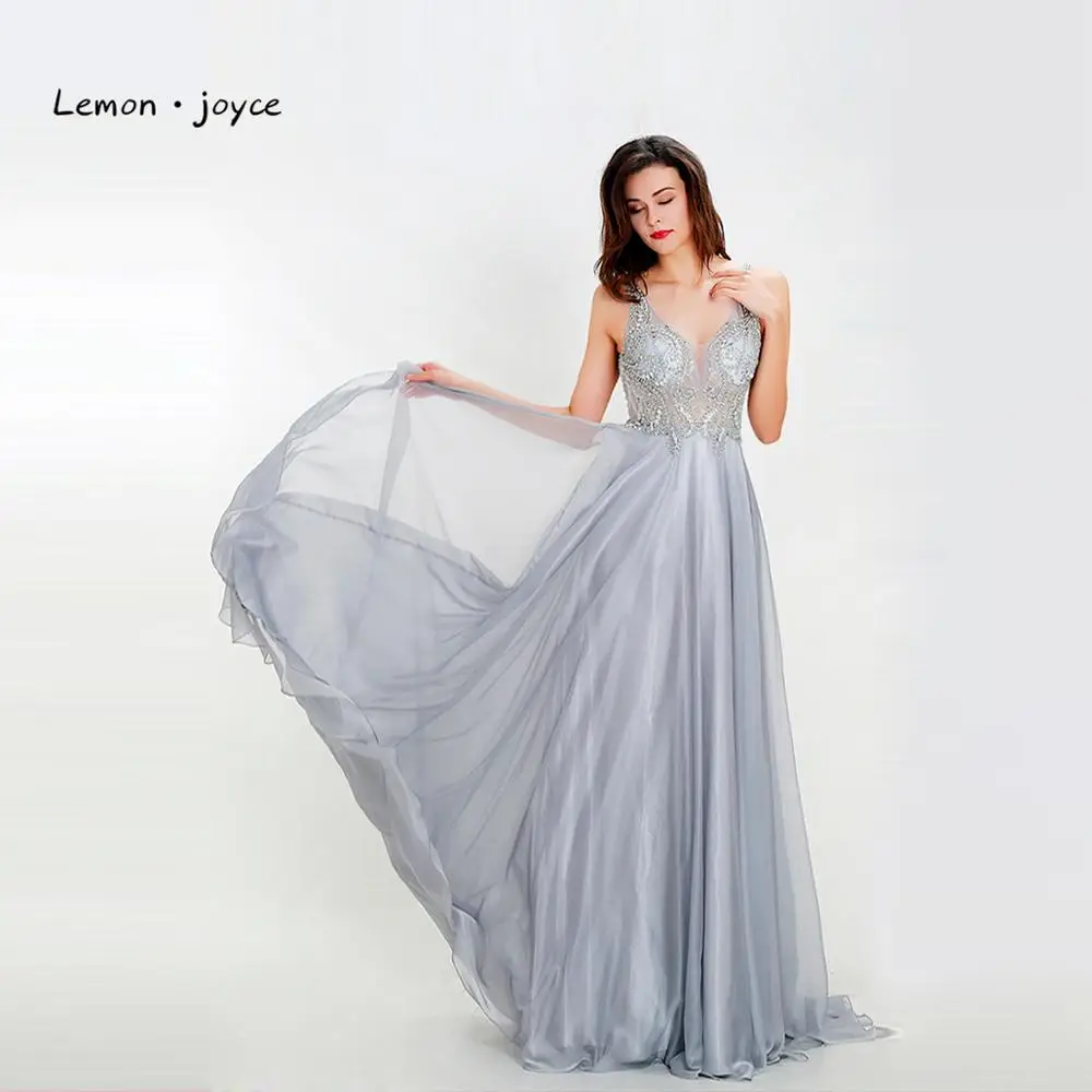 Женское платье без рукавов Lemon joyce серое вечернее из шифона с треугольным вырезом