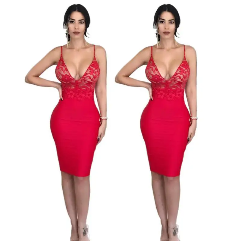 Женское платье карандаш на тонких бретельках облегающее кружевное в стиле