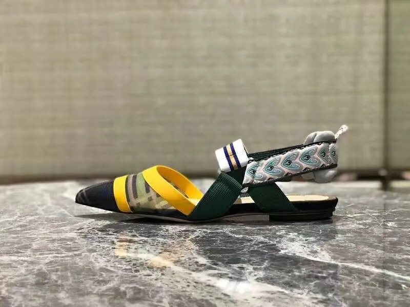 yellow flat heel Сезон весна-лето; свадебные туфли из сетчатого материала; женские туфли на высоком каблуке с острым носком; коллекция года; женские босоножки с вышивкой для подиума; пэчворк туфли - Цвет: yellow flat heel
