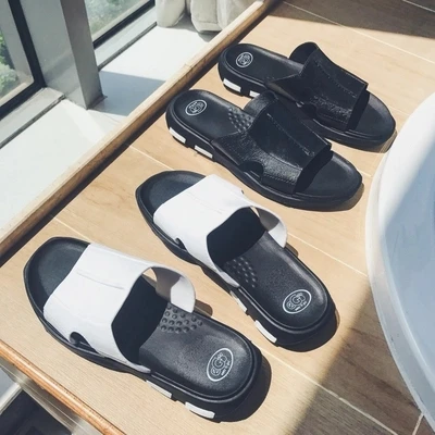 

2018 Summer Casual Men Slippers Outdoor Leather Flat Slippers Men Open-Toed Beach Slippers Black Slides