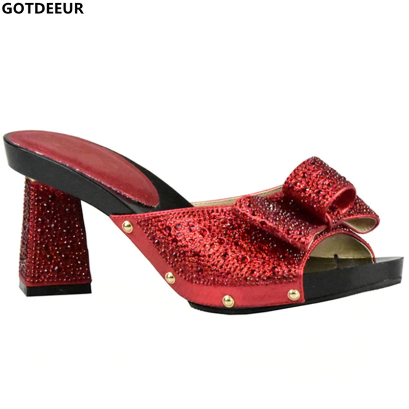Новое поступление женские пикантные туфли-лодочки на высоком каблуке Украшенные