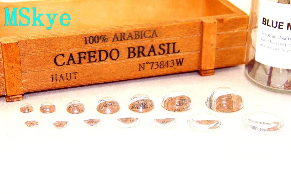 Фабрика аксессуаров для ювелирных изделий Mskye продаёт непосредственно на месте украшения из камней-временных кристаллов, стекла на клейке, шары с сухими цветами.