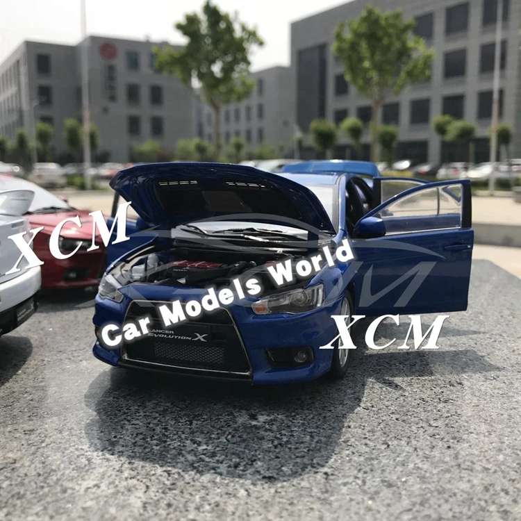 Литая модель автомобиля для Lancer Evolution X EVO X LHD 1:18(синий)+ маленький подарок