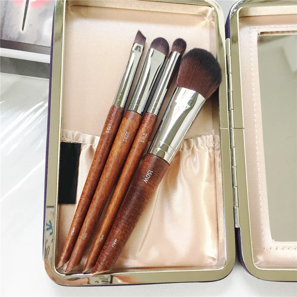 MUFE SERIES набор кистей для путешествий 4 кисти (150 вт 228s 216s 172s) on go с чехлом зеркалом