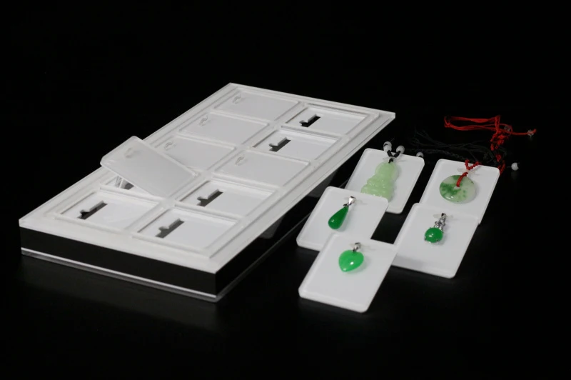 

Customized Acrylic Pendant Display Organizer Pendant Tray Pendant Holder Pendant Stand Jewellery Holders Crystal