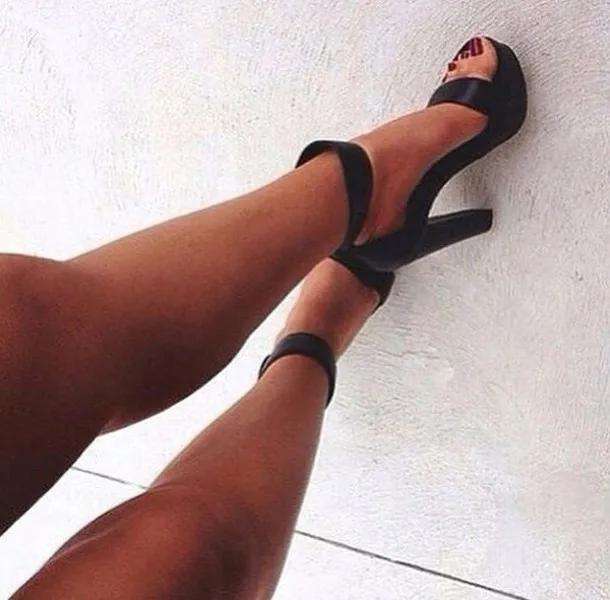 Женские босоножки с ремешком на щиколотке летние модельные туфли толстом