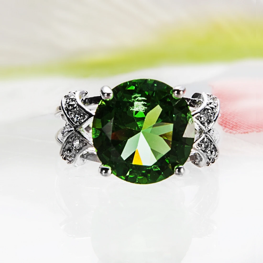 1 шт. зеленые стразы посеребренное кольцо Bijoux Модные полые круглые кольца размер 6