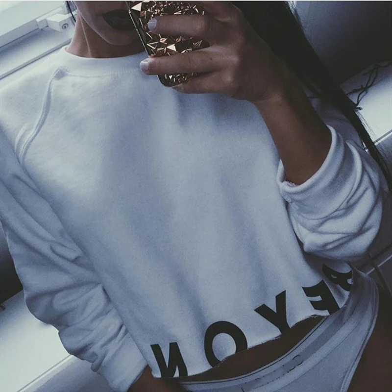 Женский короткий свитшот с буквенным принтом повседневный Укороченный