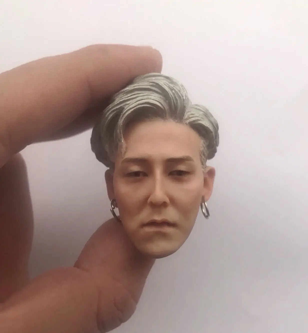 

White Hair BigBang Head Sculpt 1/6 Scale Korea Star SEUNGRI Head Carving Model with Earrings for 12inch action figure toys