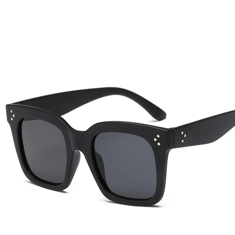 Ким солнечные очки в стиле Кардашьян леди плоский верх очки Lunette Femme женские роскошные брендовые солнцезащитные очки для женщин с заклепками Защита от солнца Glasse UV400 - Цвет линз: Black-Gray