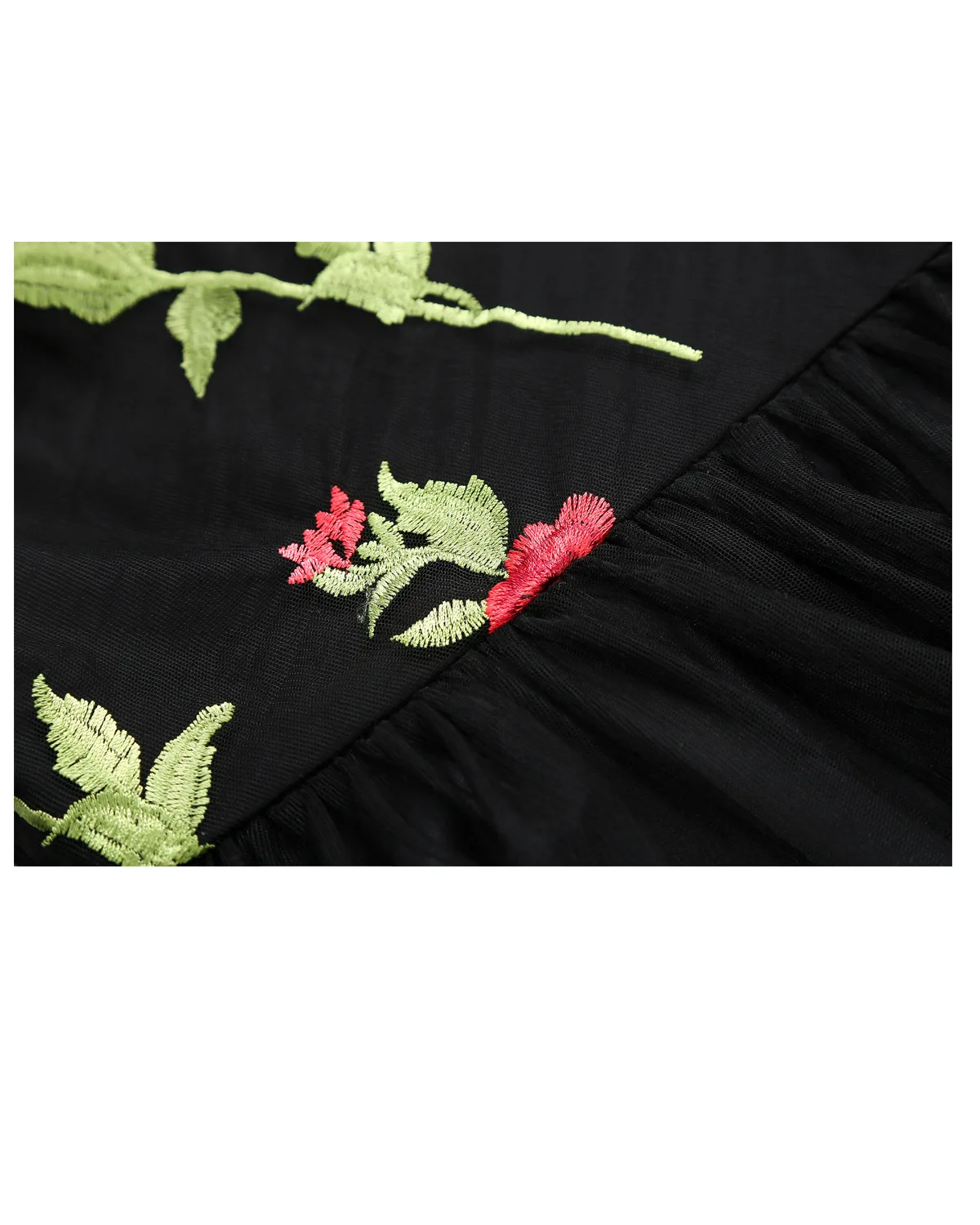 Женское винтажное платье с открытыми плечами черное цветочной вышивкой на