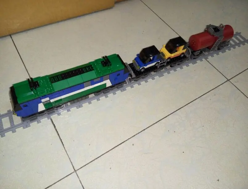 Наборы для моделирования совместимые с железнодорожными рельсами Rollingstock 3D блоки