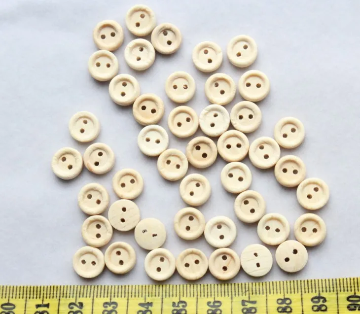 600pcs of Round 2 holes Wood Wooden Buttons, Natural Color - 10mm D25
