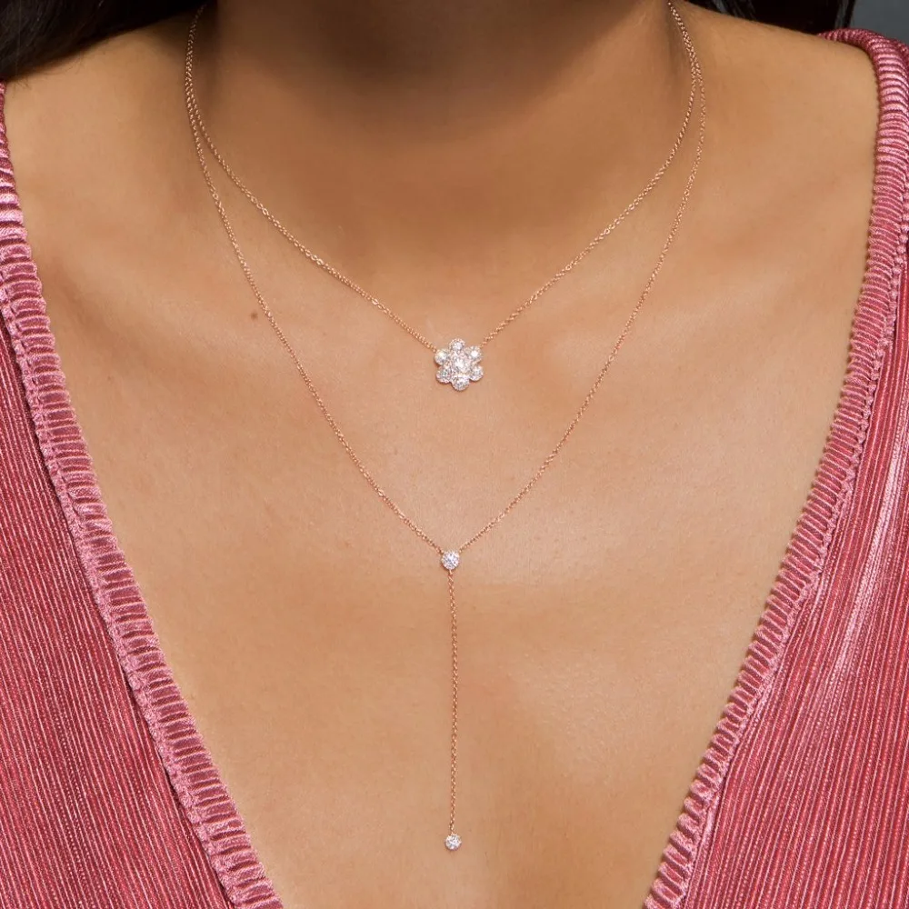 Ожерелье с кулоном в виде цветка из фианита микрозакрепкой золотого цвета