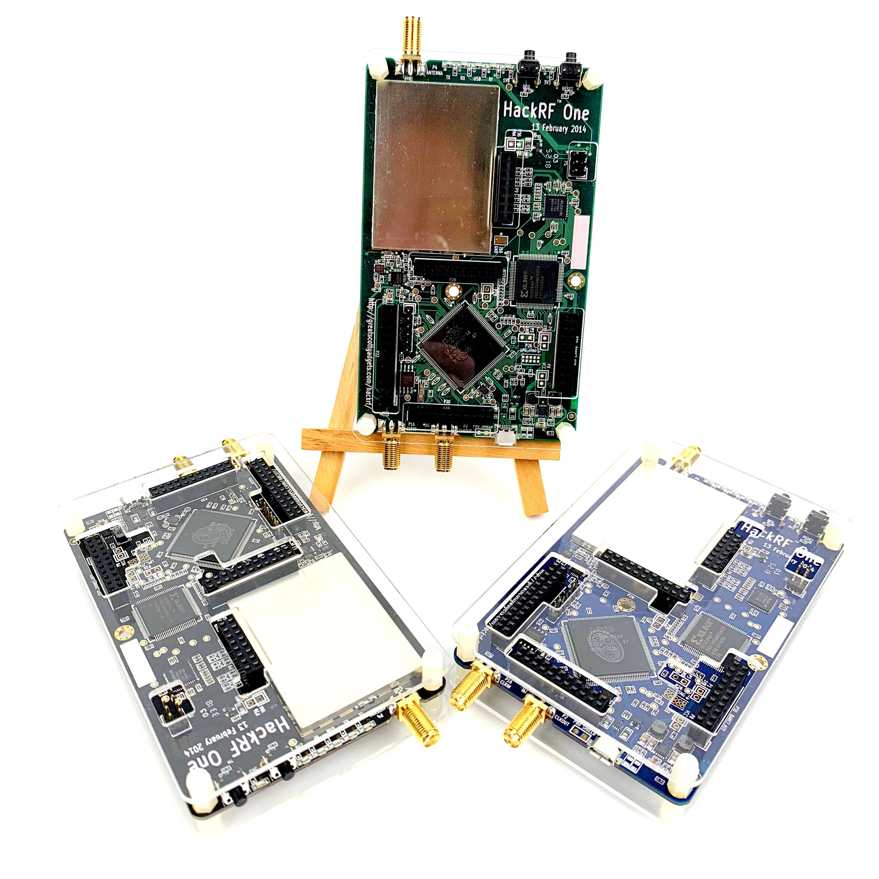 HACKRF ONE Софтверно-определяемое радио (SDR) разработка платы 1 МГц-6 ГГц с SMA антенной + черный универсальный и акриловый корпус.