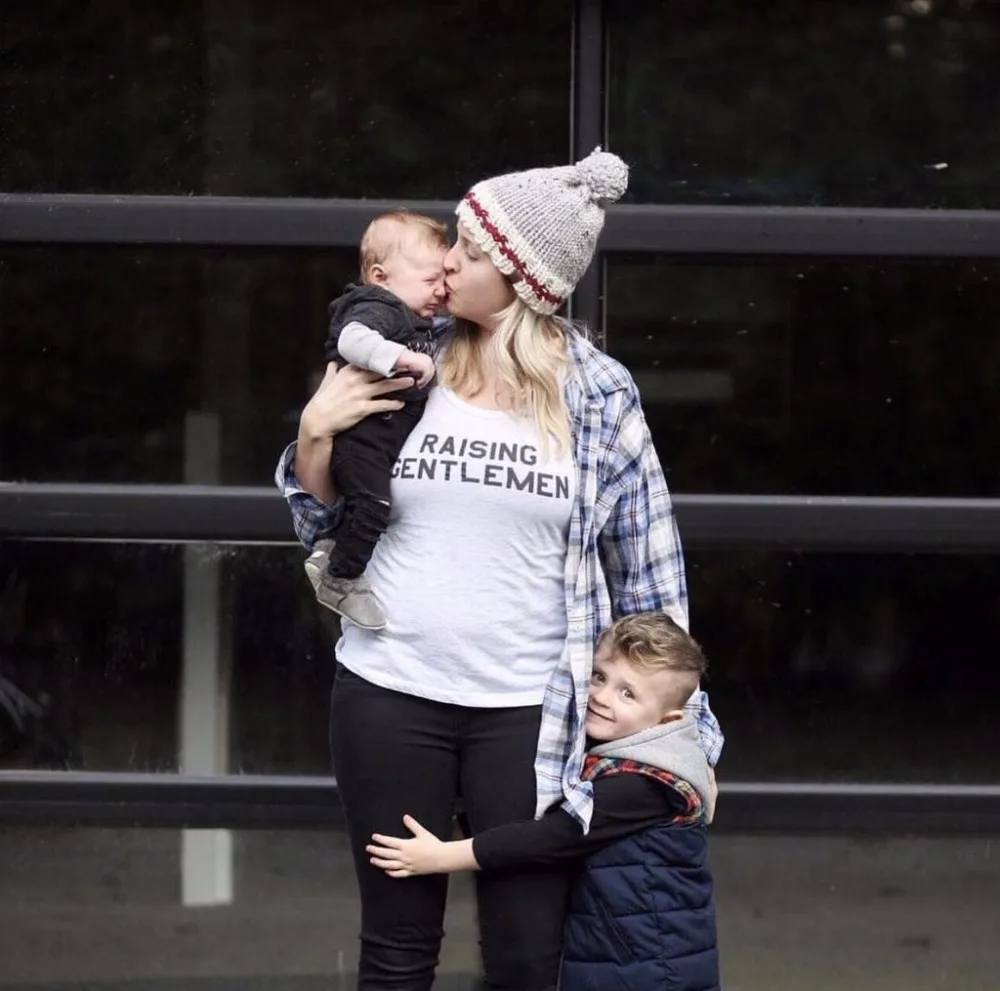 Футболка с надписью RAISING GENTLEMEN женские Забавные футболки графикой Летний стиль