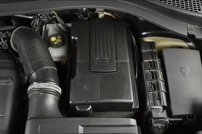 Защитный колпачок для двигателя автомобиля с положительным отрицательным