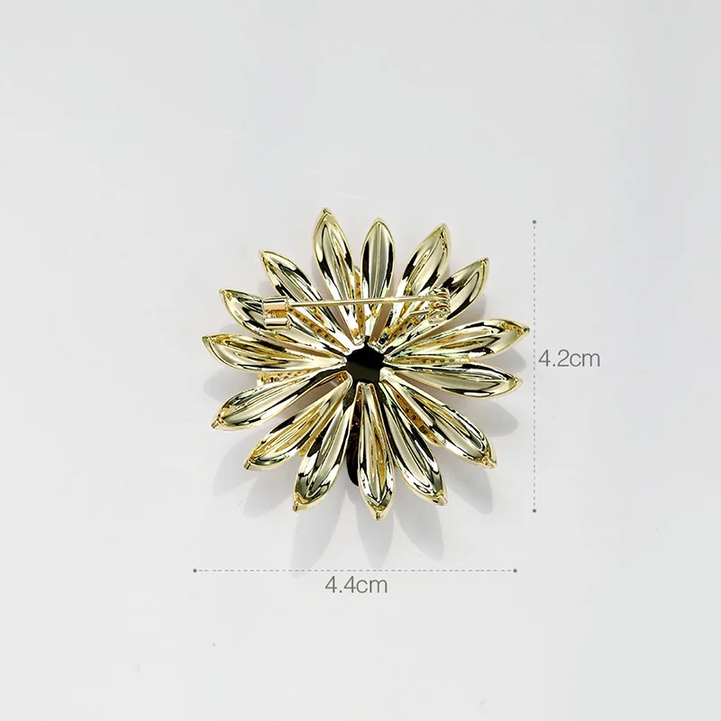 Маленькая брошь в виде ромашки маленькая пчела пальто булавка