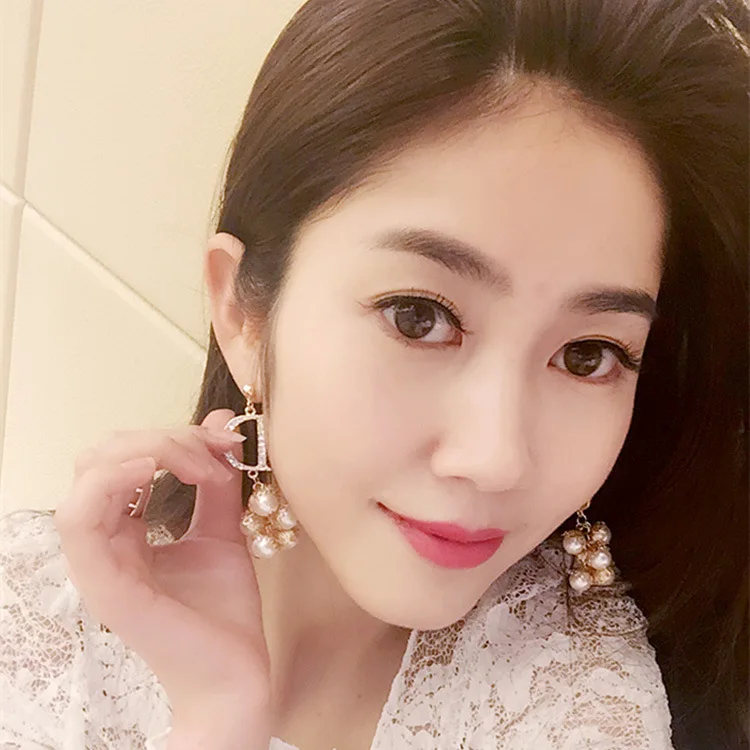 Полный горный хрусталь жемчужная цепь кисточкой письмо D длинные висячие серьги