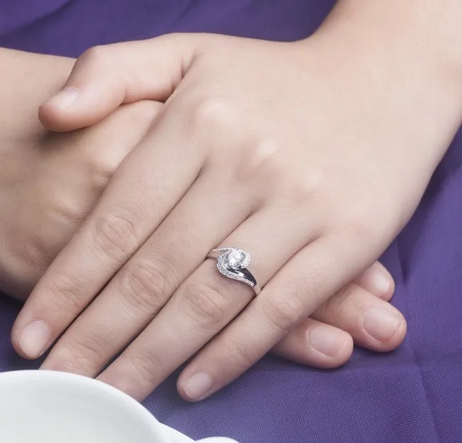 0.5Ct превосходное роскошное кольцо синтетическое с бриллиантом для женщин