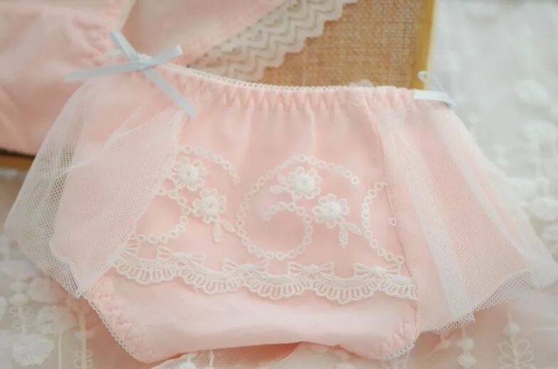 Настоящие фотографии, Размеры M, L, XL, милые хлопковые уникальные кружевные трусики в стиле Лолиты из молочного шелка для принцесс, нижнее белье, трусики-стринги WP229