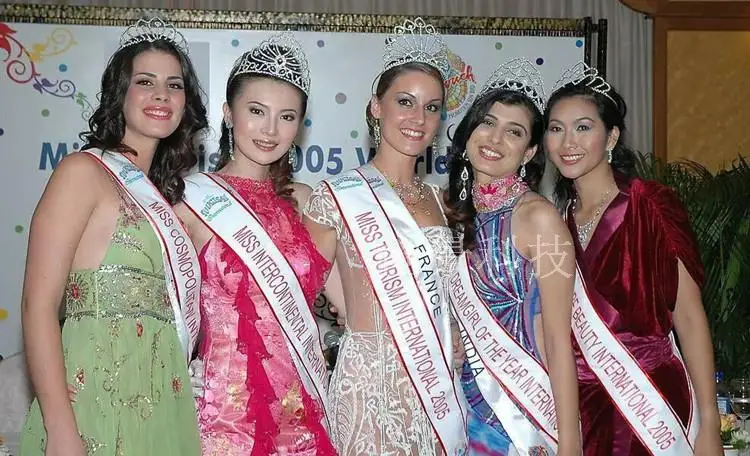 Цветной ленточный термопринтер USB принтер для этикеток с бесплатным дизайном