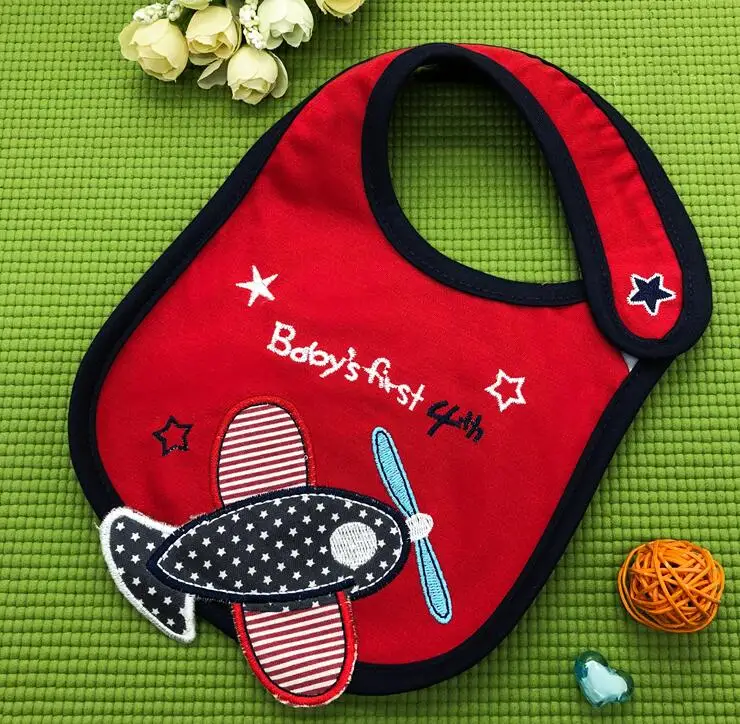 C Bebe Bibs Baberos Babador Bavoir водонепроницаемый милый мультфильм вышивка печать дети мультфильм отрыжка ткань 6-24 месяцев DS19 - Цвет: C