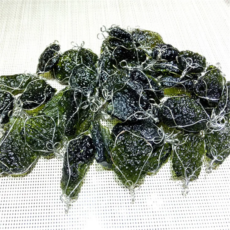 Горячая продажа A + натуральный молдавит зеленый аеролит Кристальный камень