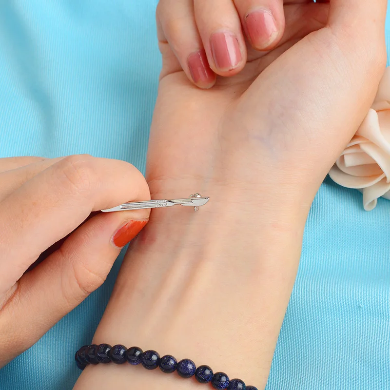 

Tiny Doctor Knife Scalpel Pin Metal Lapel Baged Brooch Jewelry Gift for Surgeon Nurse Medical Chemistry Gifts