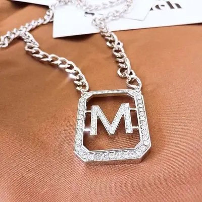 Модное ожерелье с маленькими инициалами персонализированное буквами M бижутерия