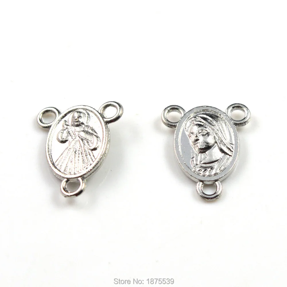 Маленькое религиозное украшение из сплава с одной стороны Мэри другой |