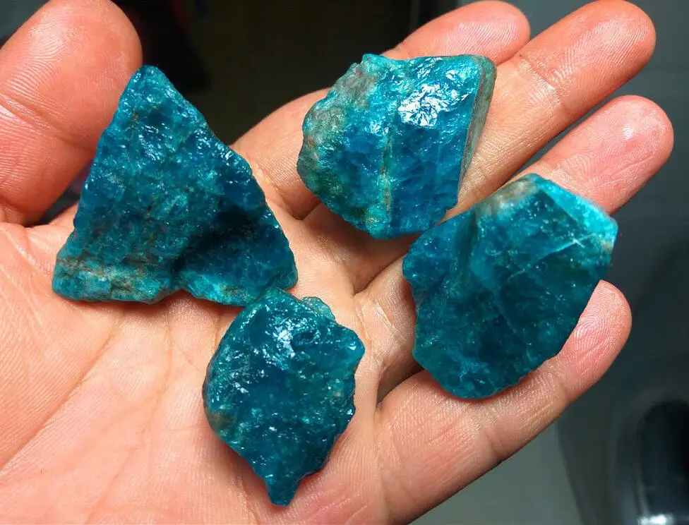 

110gNatural Beautiful Blue Apatite Crystal Stone Natural Rough Mineral Specimen