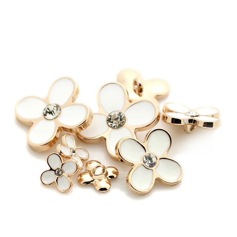 5 шт., нижние пуговицы