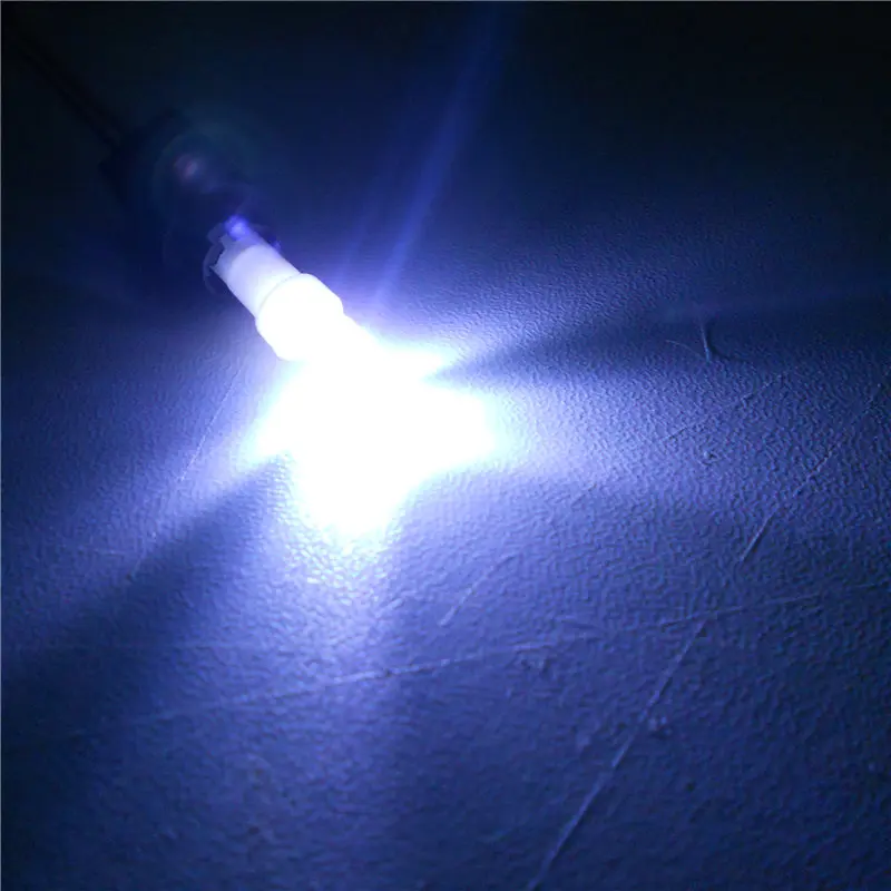 Светодиодная автомобильная лампа белого цвета 24 В Т5 (5 мм прожекторная лампа) для