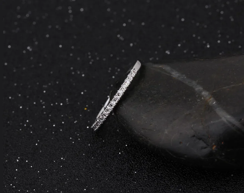 Женское маленькое изящное кольцо с кубическим цирконием розовое золото/белое