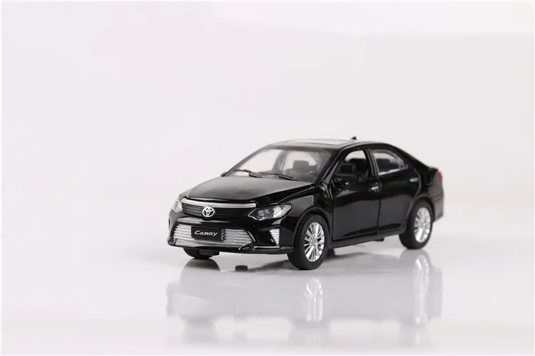 Новинка 1:32 игрушечная машинка Toyota Camry литая под давлением модель автомобиля Миниатюрная модель звуковая и светильник Модель автомобиля игрушки для детей